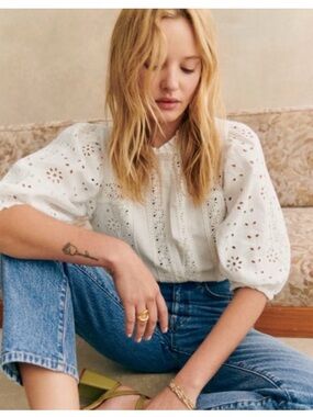 LIKE NEW Sézane Athina White Eyelet Puff-Sleeve Top 34